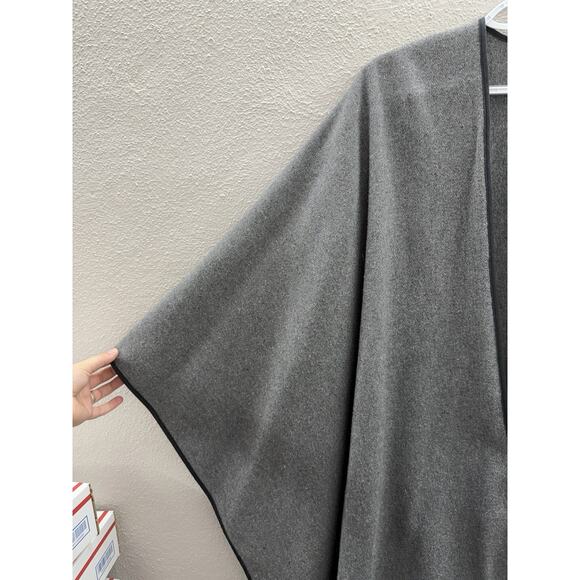 Unbranded Womens Poncho Gray Over The Arms Sweater Cape Open Front One Size - Picture 2 of 7